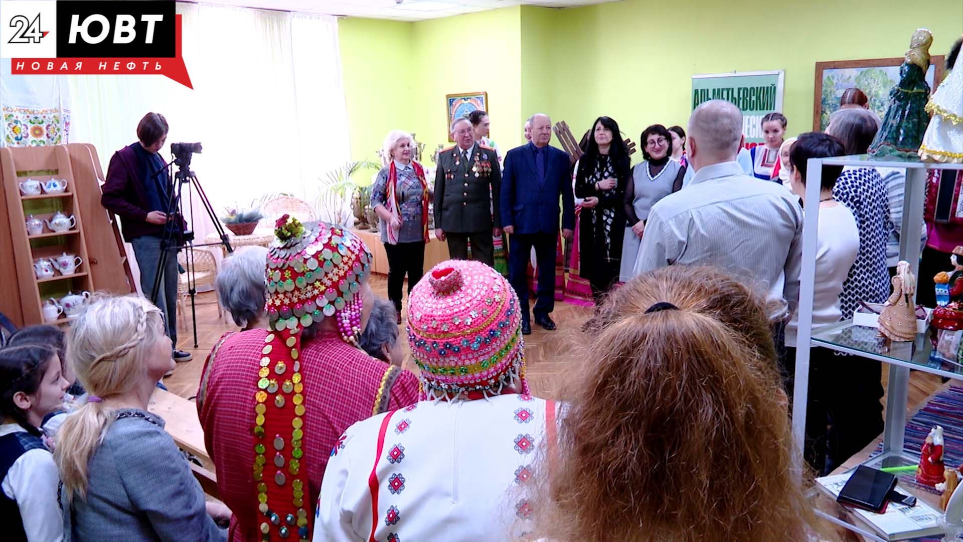 Больше полувека вместе: в Альметьвске поздравили семейные пары, прожившие более 50 лет в браке