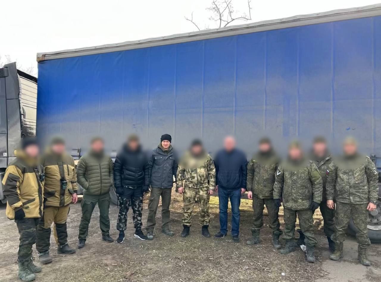 Глава Альметьевского района посетил передовую в зоне боевых действий