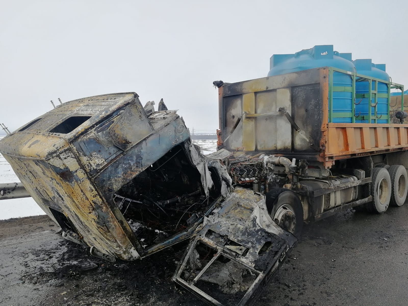 КАМАЗ сгорел на дороге в Альметьевском районе