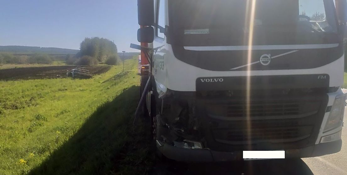Два грузовика столкнулись у села Кульшарипово