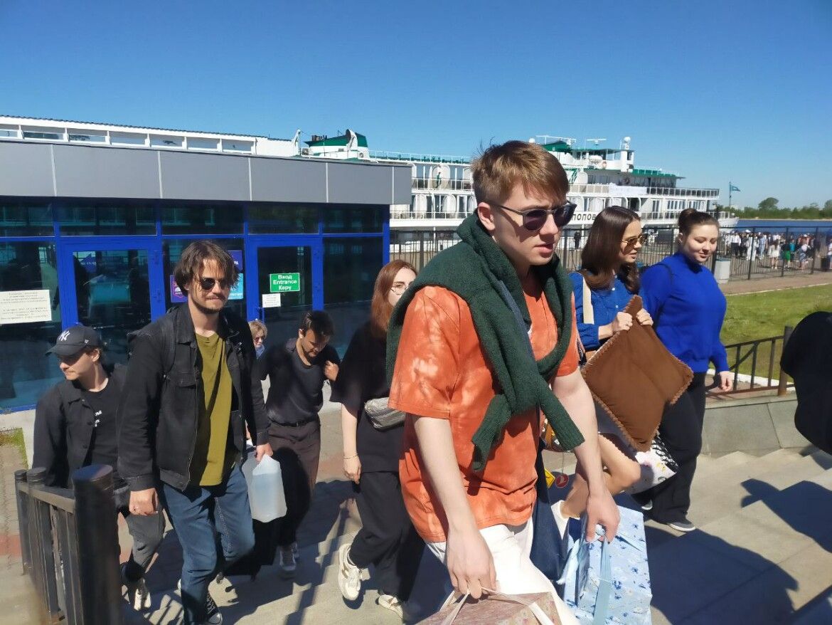160 пассажиров теплохода привезли в Казань «ГИТИСфест.Театральное Приволжье»