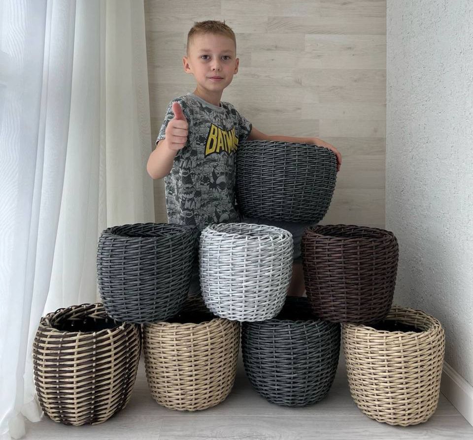 Четвероклассник из Альметьевска Арслан Муртазин изготавливает изделия из ротанга