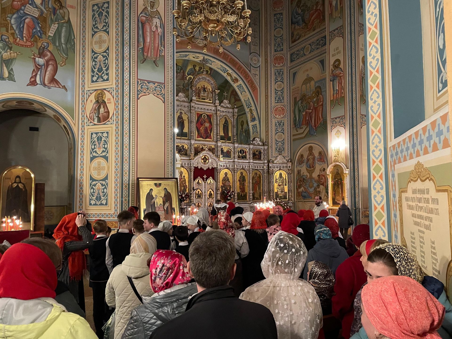 В альметьевских храмах начались пасхальные службы