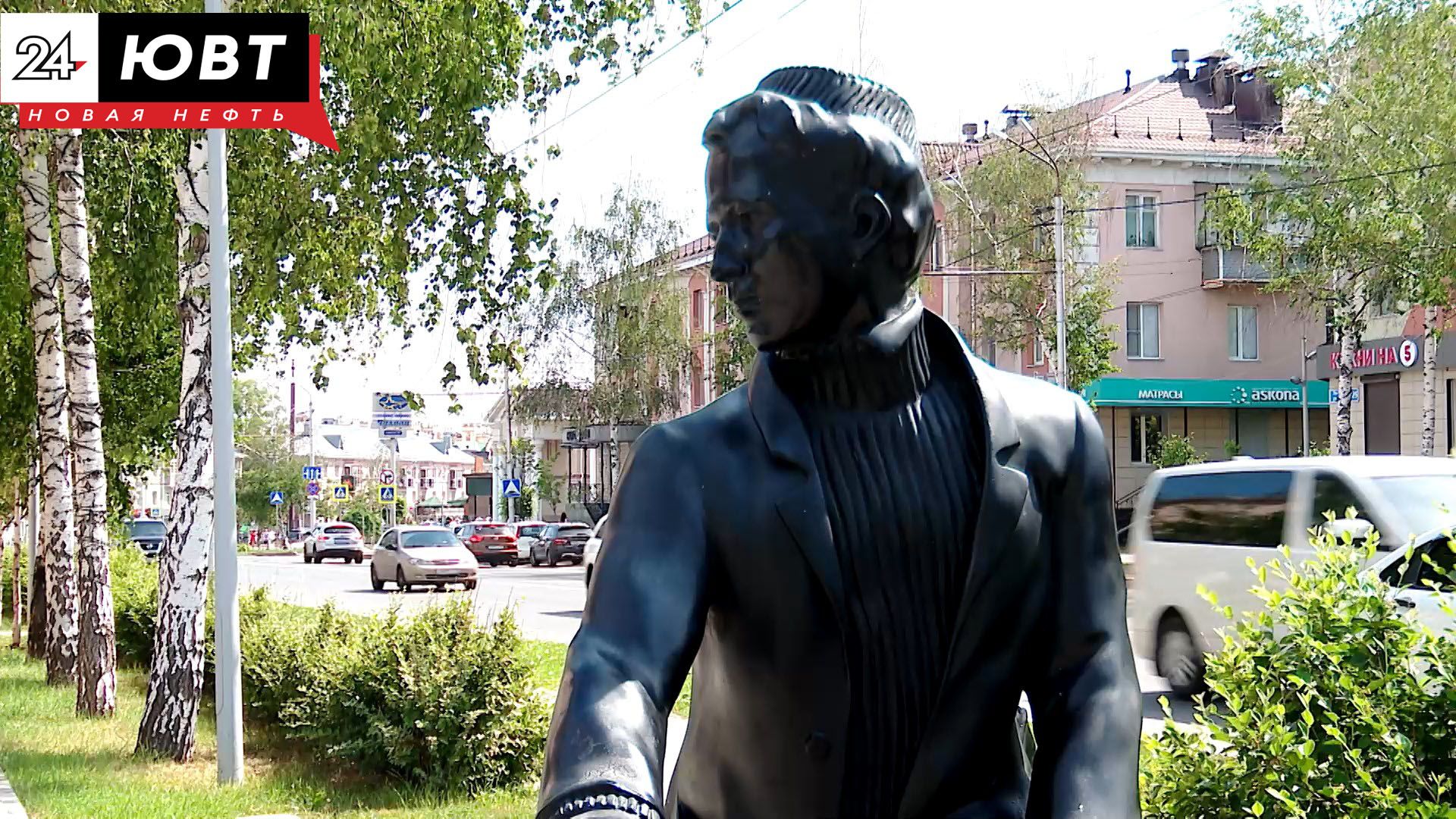 Полиция ищет вандалов, сломавших скульптуру Тукаю на велосипеде в Альметьевске