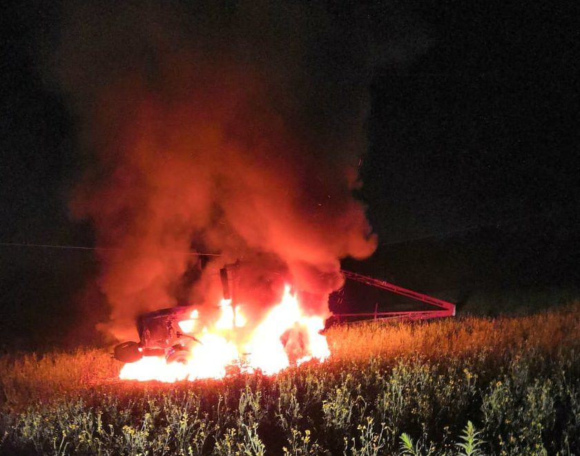 В Альметьевском районе трактор задел ЛЭП и загорелся