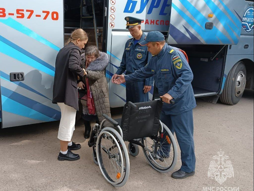 Эвакуированные жители Курской области приехали в Нурлат и Лениногорск