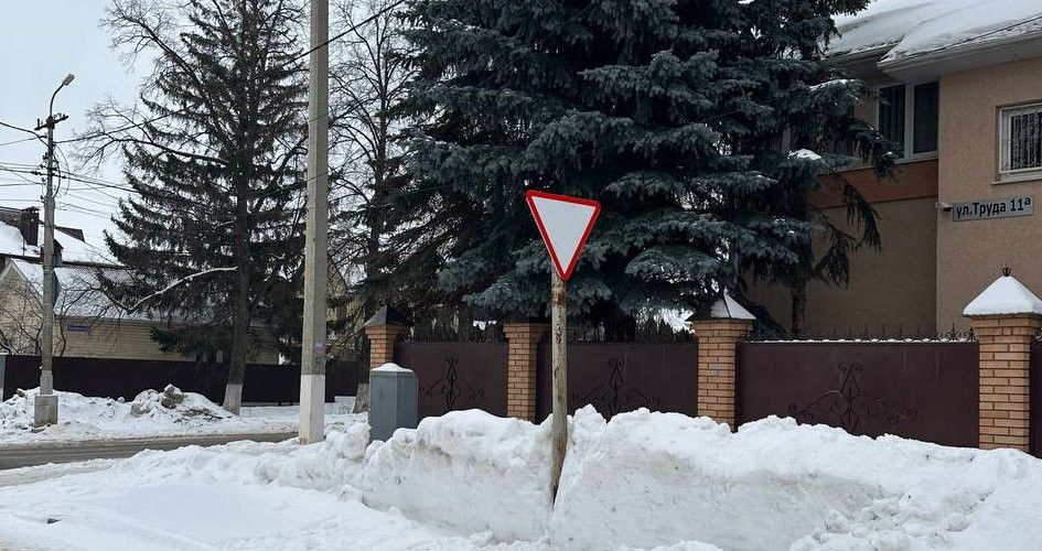 В Альметьевске поменяли дорожные знаки на нескольких улицах