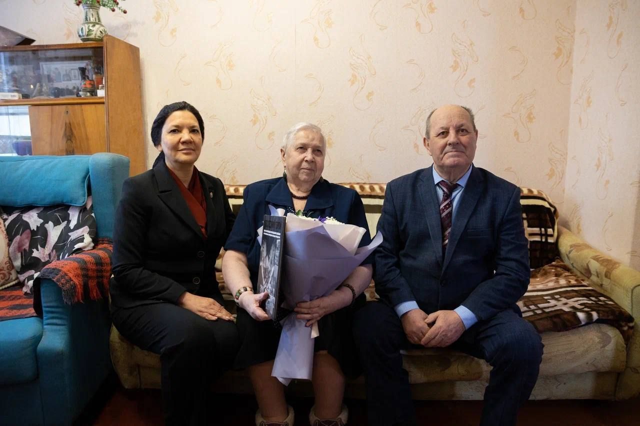 Әлмәт районында ветеранны Ленинград блокадасын бетерү уңае белән хөрмәтләделәр