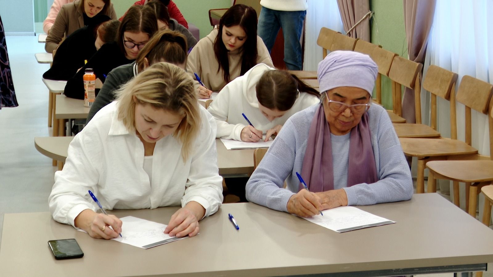Нефтеград поддержал юбилейную образовательную инициативу «Татарча диктант»