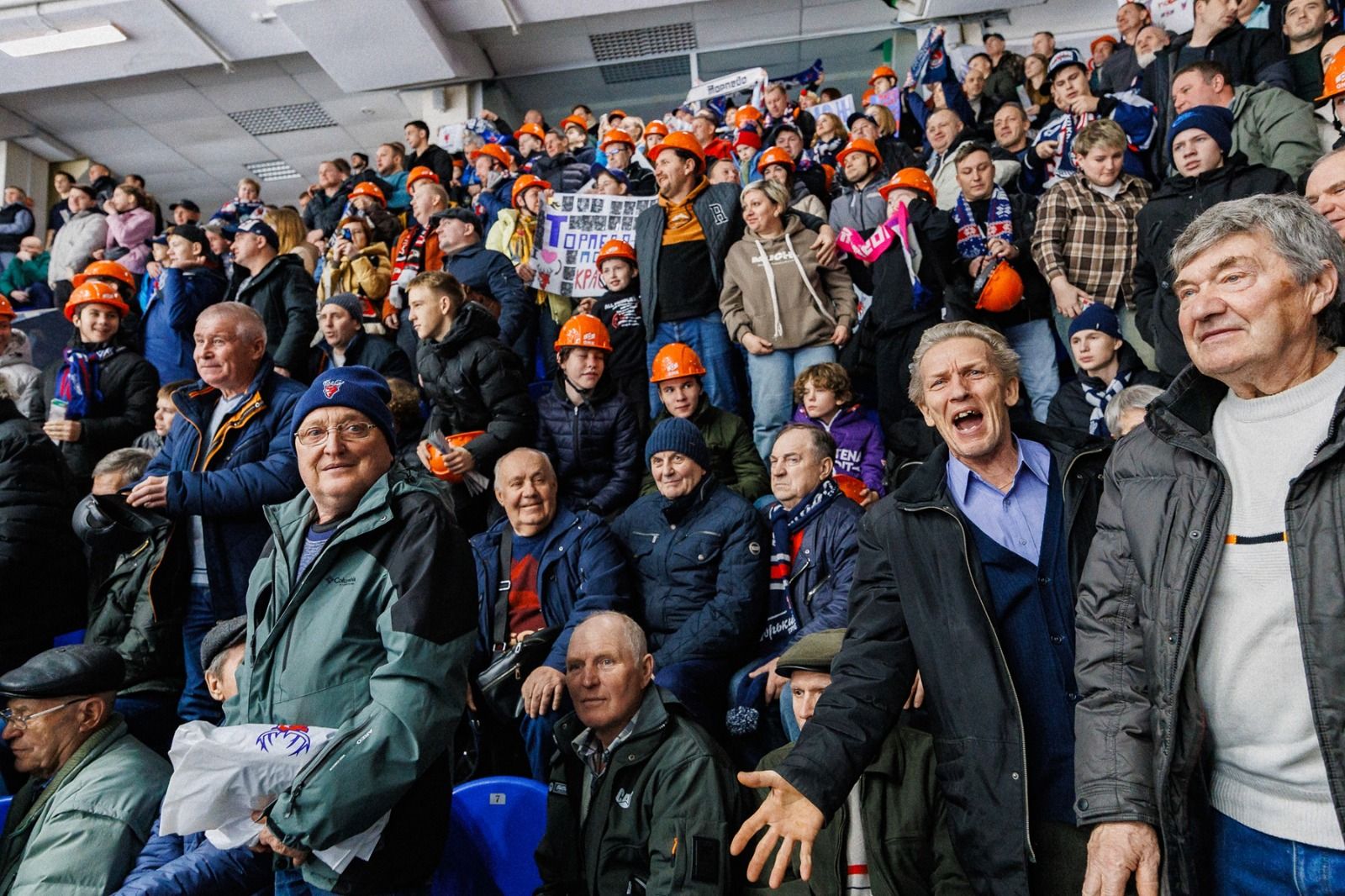 «Торпедо» вышло на лед в форме, посвященной наследию Шухова и труду металлургов ОМК