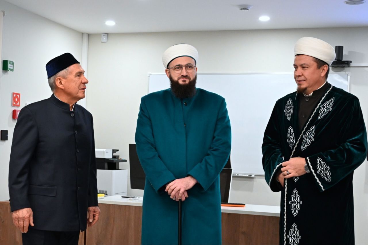 Раис Татарстана посетил обновленное здание медресе в Альметьевске