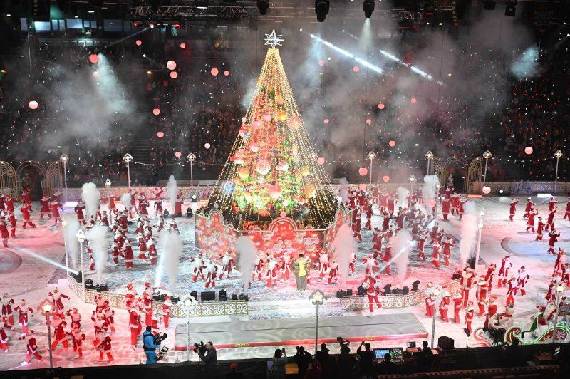 120 юных альметьевцев посетили Республиканскую елку в Казани