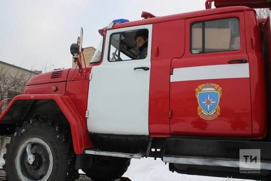 Әлмәттә коткаручыларны һөнәри бәйрәмнәре белән котладылар