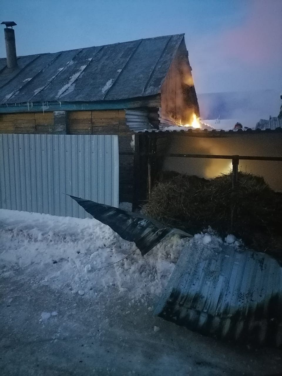 В Альметьевском районе сгорела хоз постройка