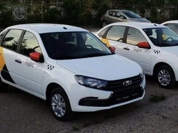 Таксисты попросили Владимира Путина отменить закон об отечественных автомобилях