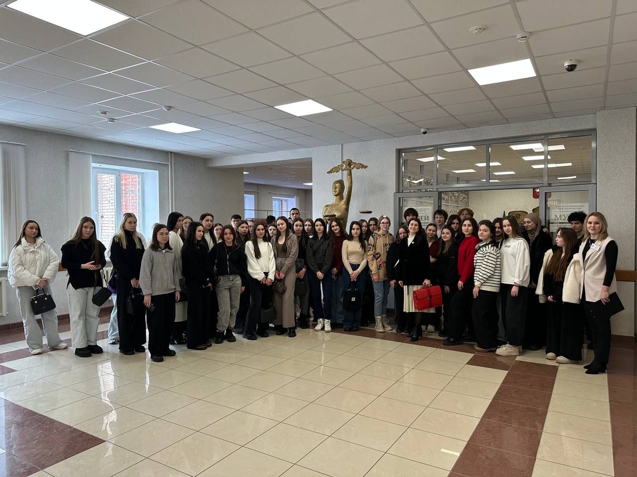 Альметьевские студенты посетили городской суд