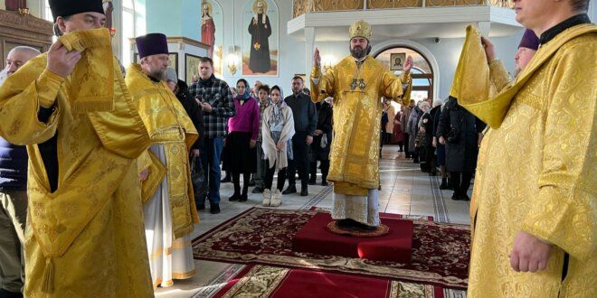 Епископ Мефодий возглавил службу в Прощёное воскресенье в Альметьевске