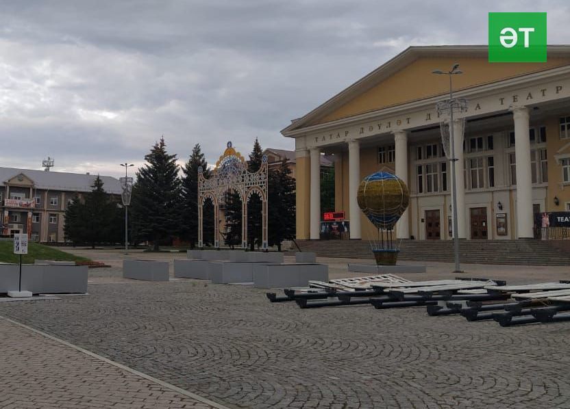 Владимир Путин Әлмәт театры коллективына мәдәният һәм сәнгатьтәге казанышлары өчен орден тапшырды