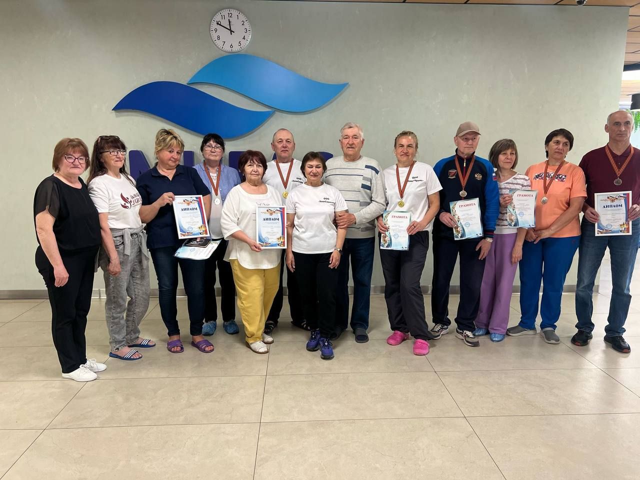 В Альметьевске прошли соревнования по плаванию для пенсионеров