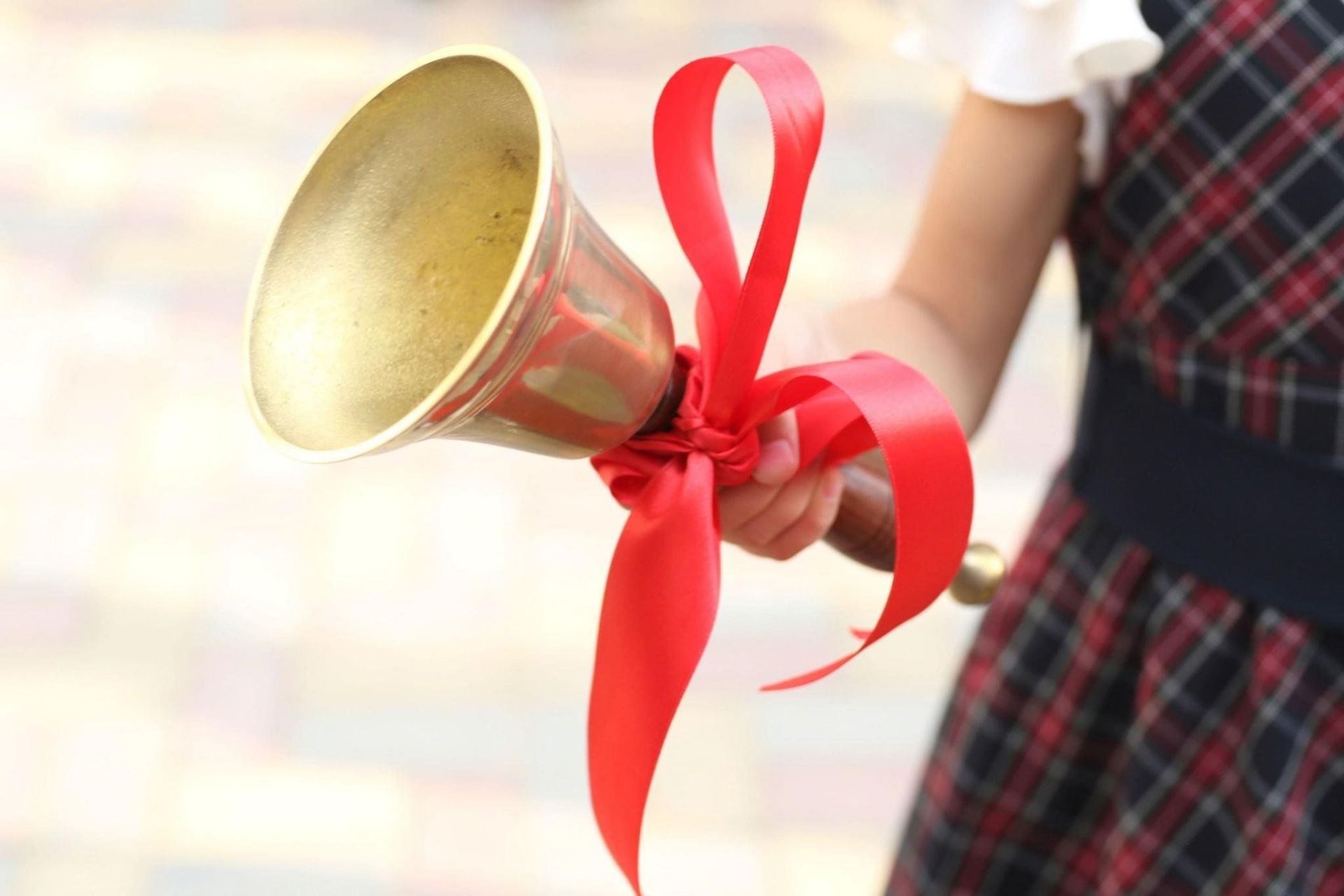 Последний звонок 2025: традиции, эмоции и воспоминания