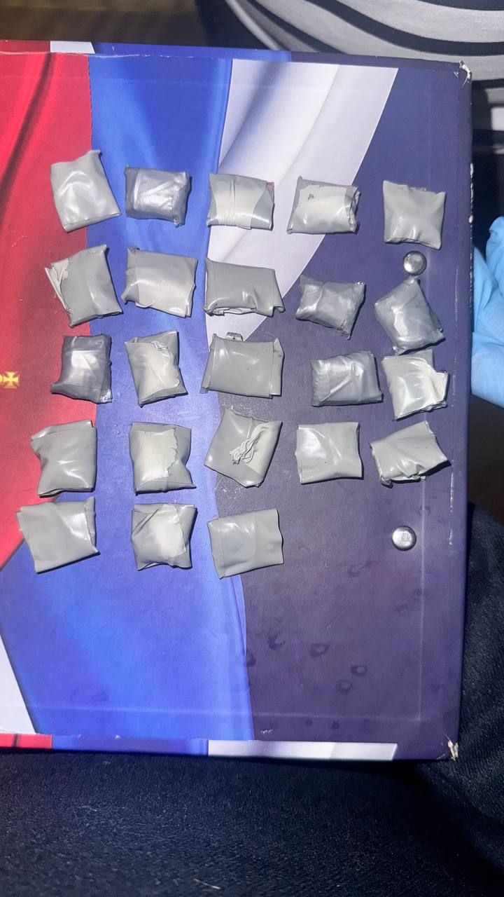 В Нижнекамске полицейские задержали парня и девушку, делавших закладки