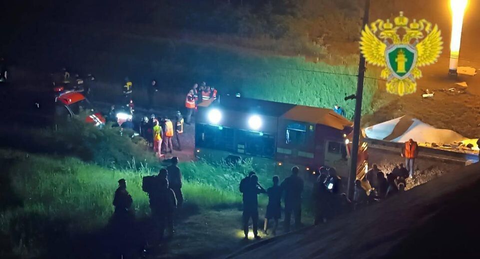 В Брянской области мост обрушился на пассажирский поезд