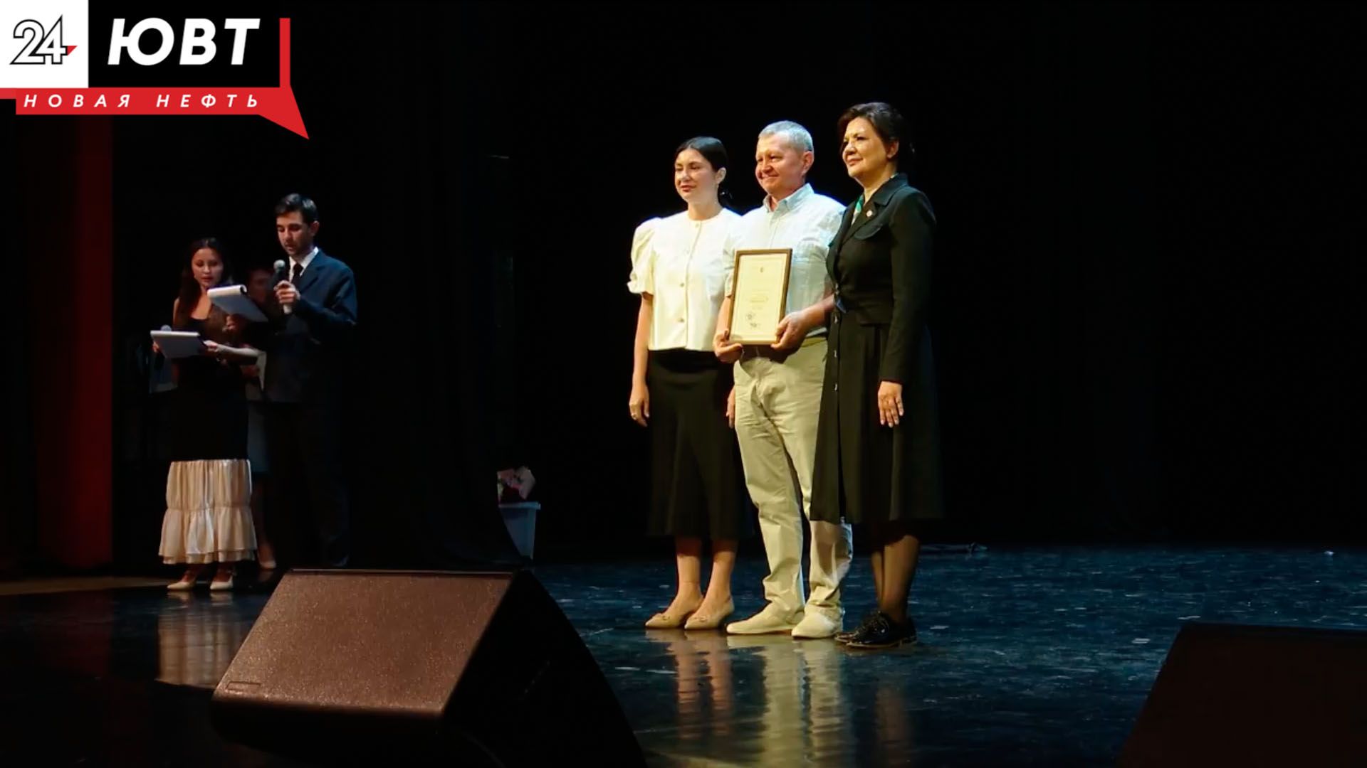 В ДК «Нефтьче» наградили лучших медработников Альметьевского района