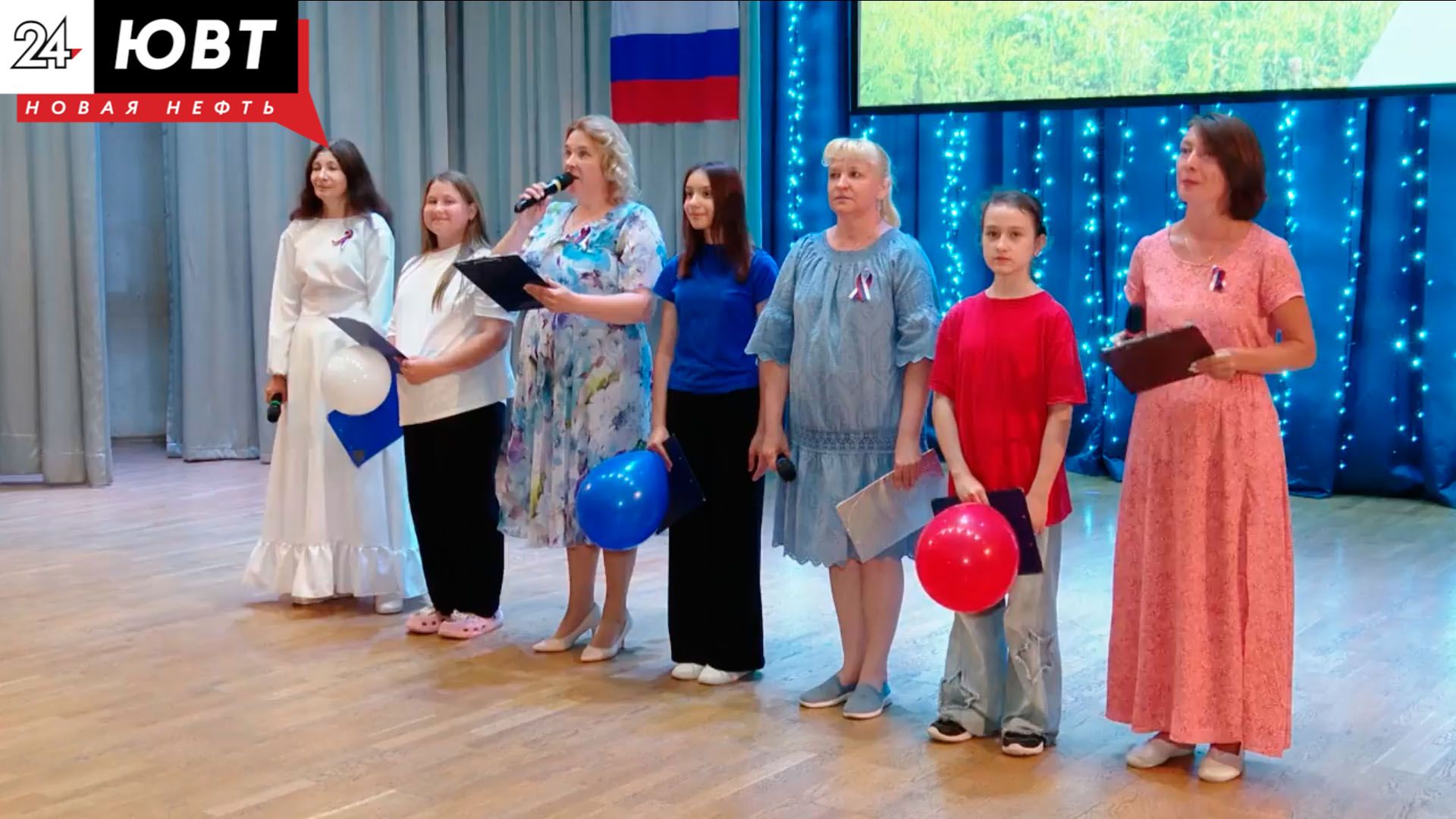 Юные альметьевцы отметили День России в пришкольном лагере