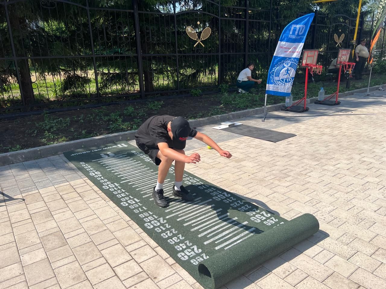 Отмечаем День России активно