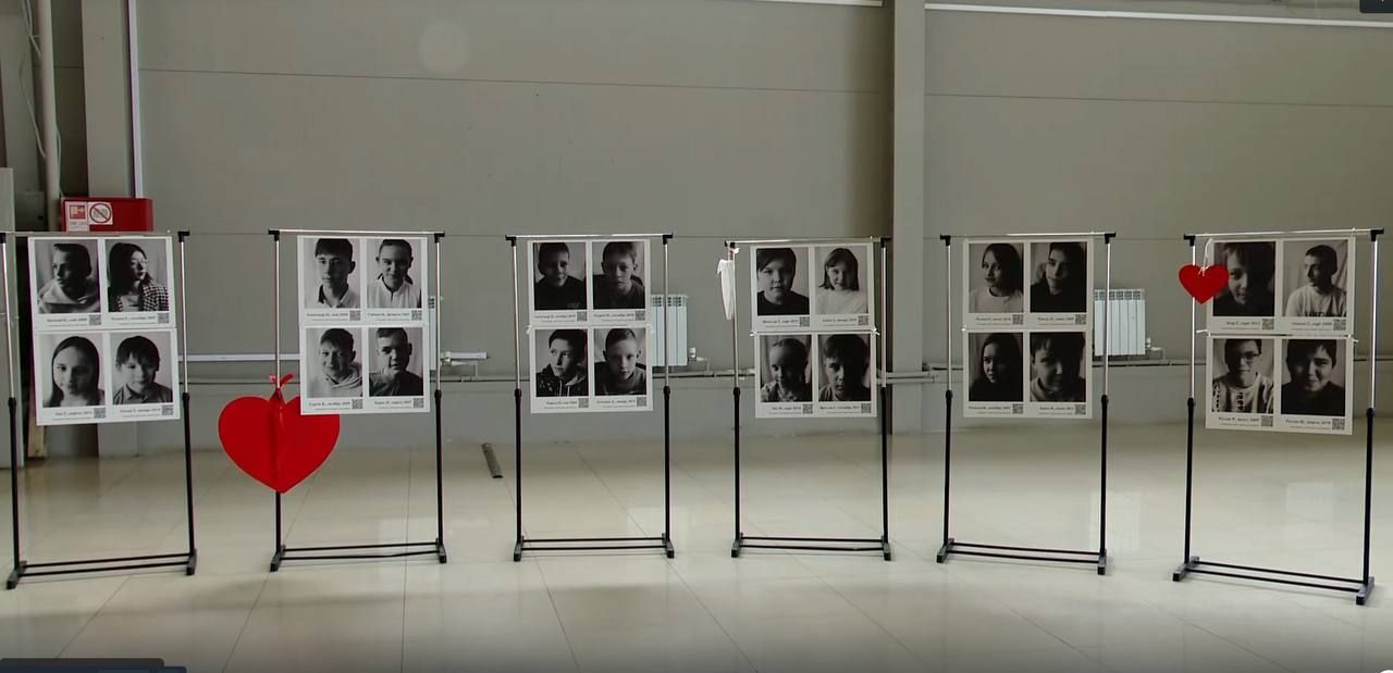 В Лениногорске проходит фотовыставка детей-сирот