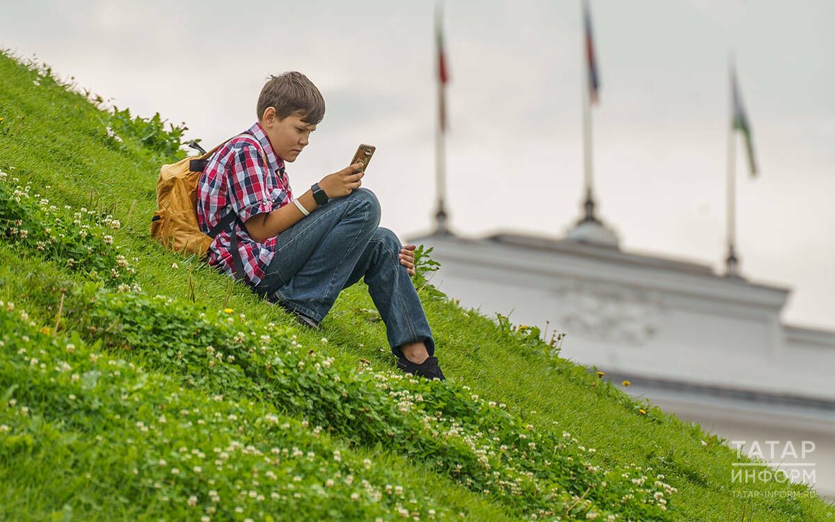 Как защитить детей от мошенников во время летних каникул