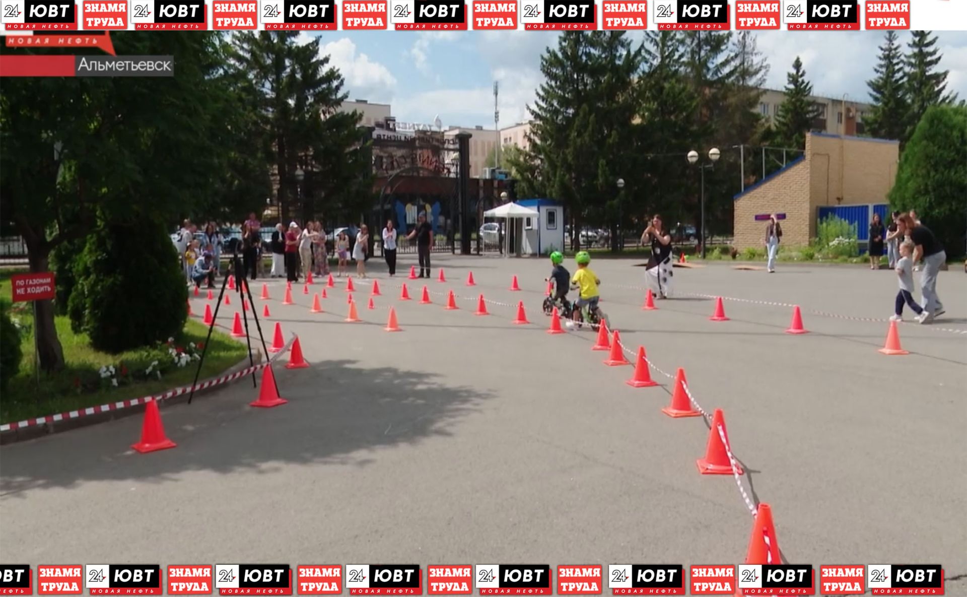 Для альметьевских дошкольников провели соревнования на беговелах