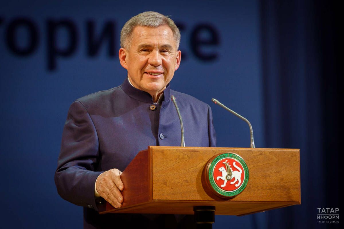 Рустам Минниханов осмотрел строительство на улице Баумана в Казани