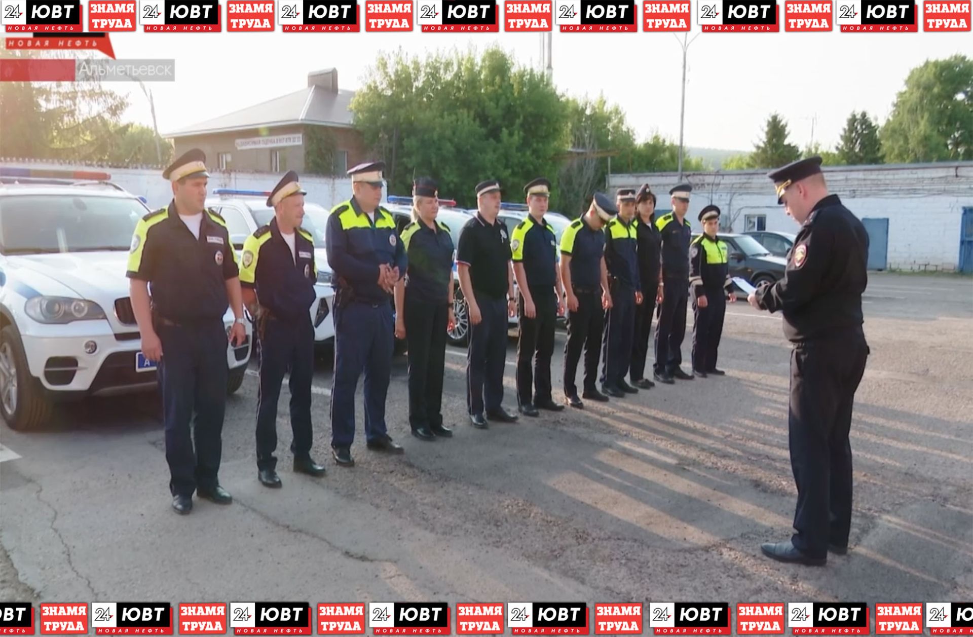 Госавтоинспекция Альметьевска отметила профессиональный праздник