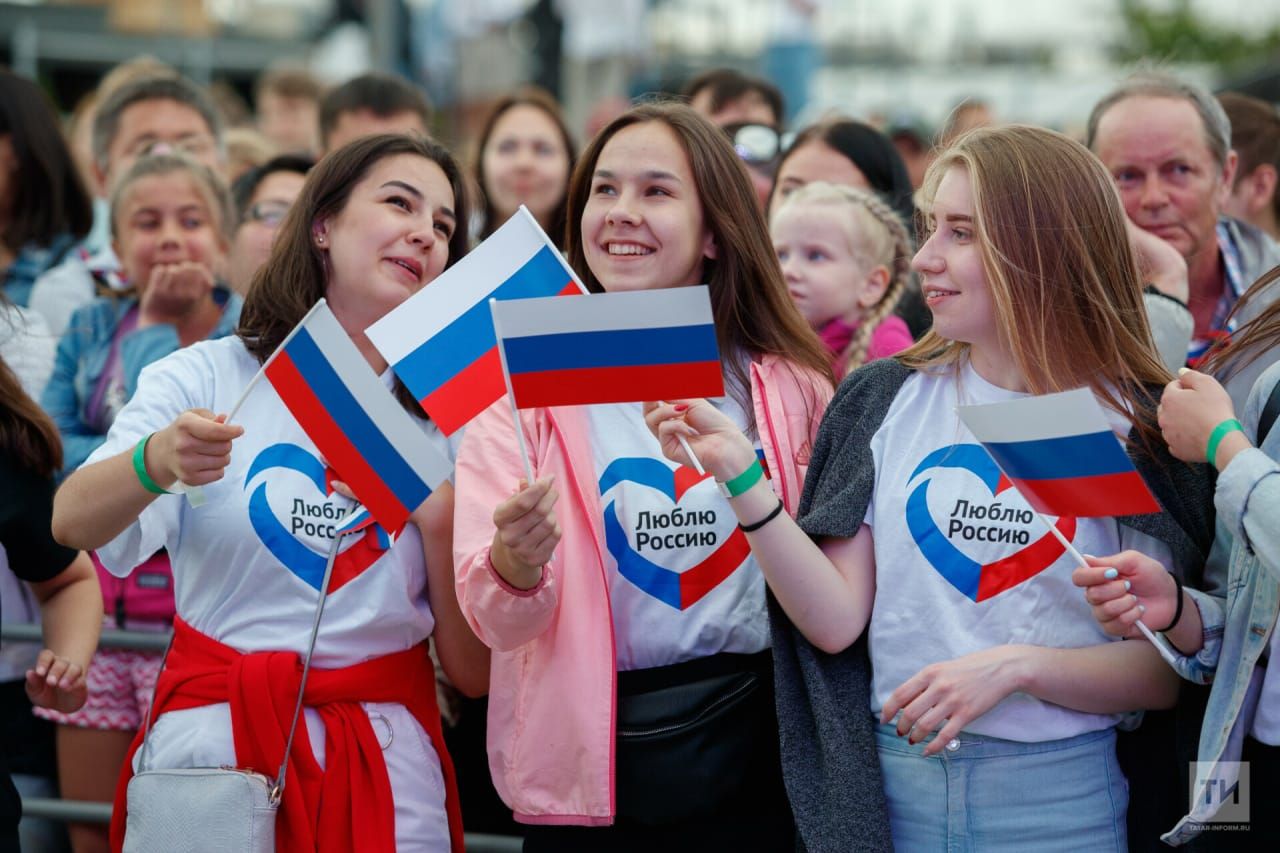 Әлмәттә Россия флагы көнен бәйрәм итү программасы билгеле булды