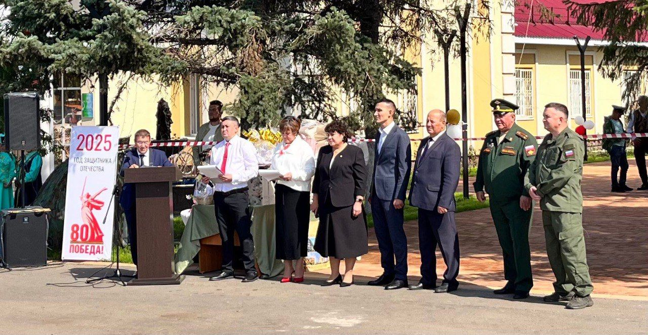 В Абдрахманово открыли обновленный мемориал защитникам Отечества