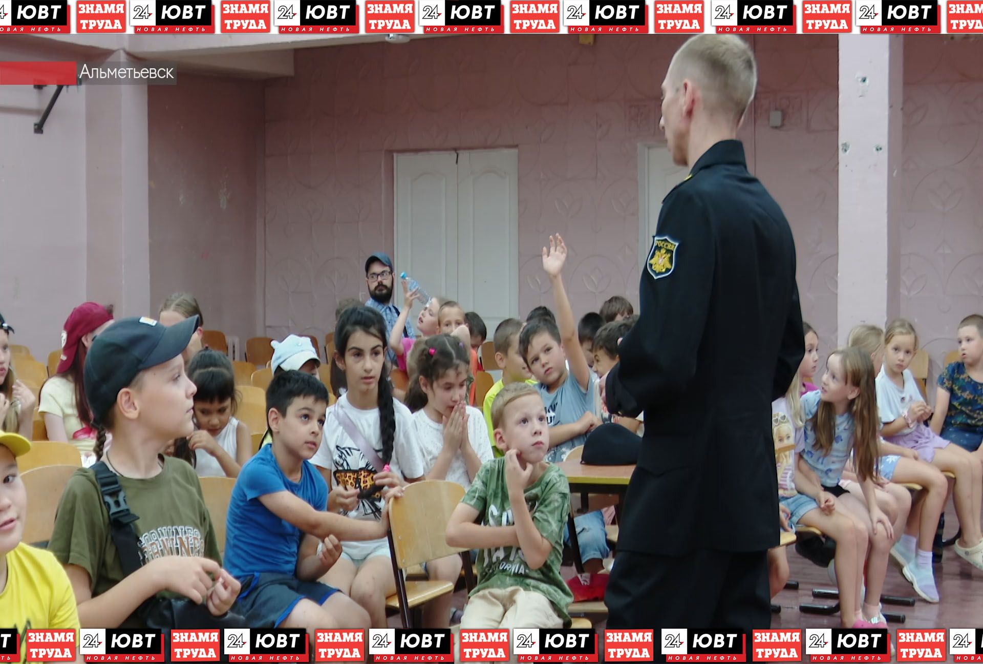 «Кто, если не я?»: участник СВО из Альметьевска встретился со школьниками