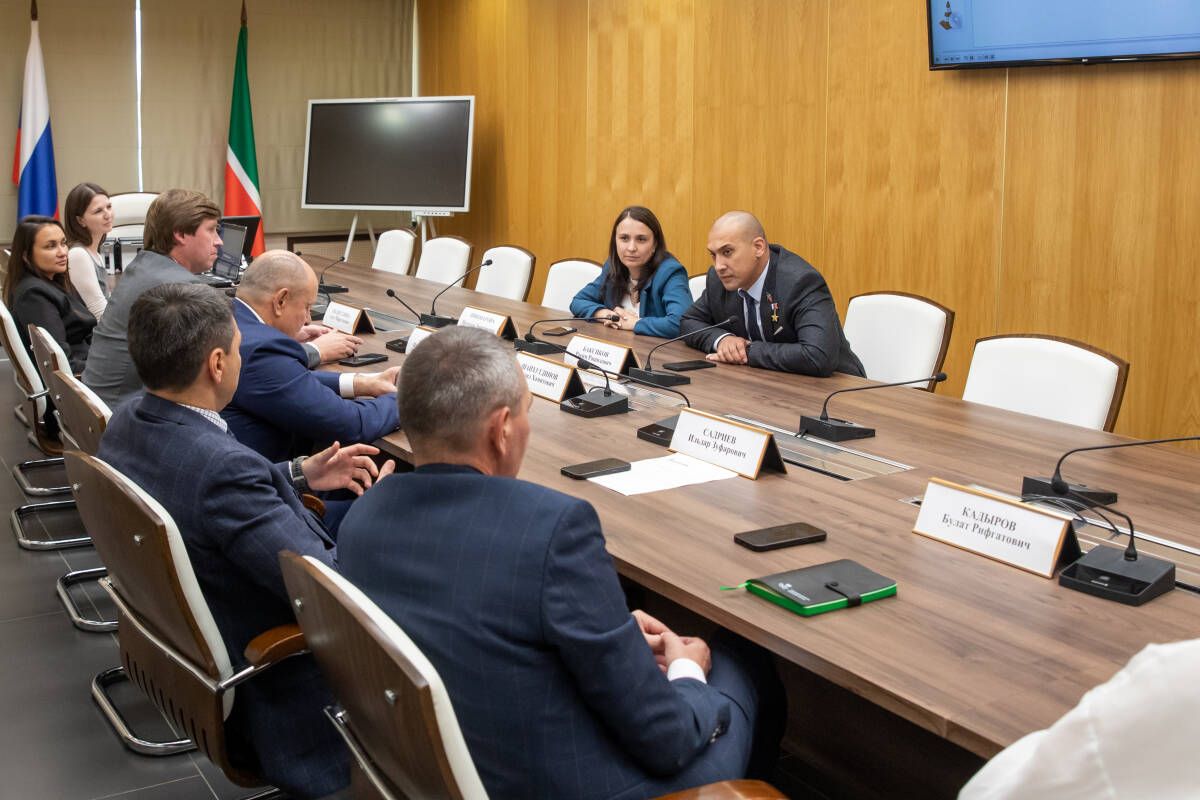 Герой России Расим Баксиков проходит стажировку в Минспорте Татарстана