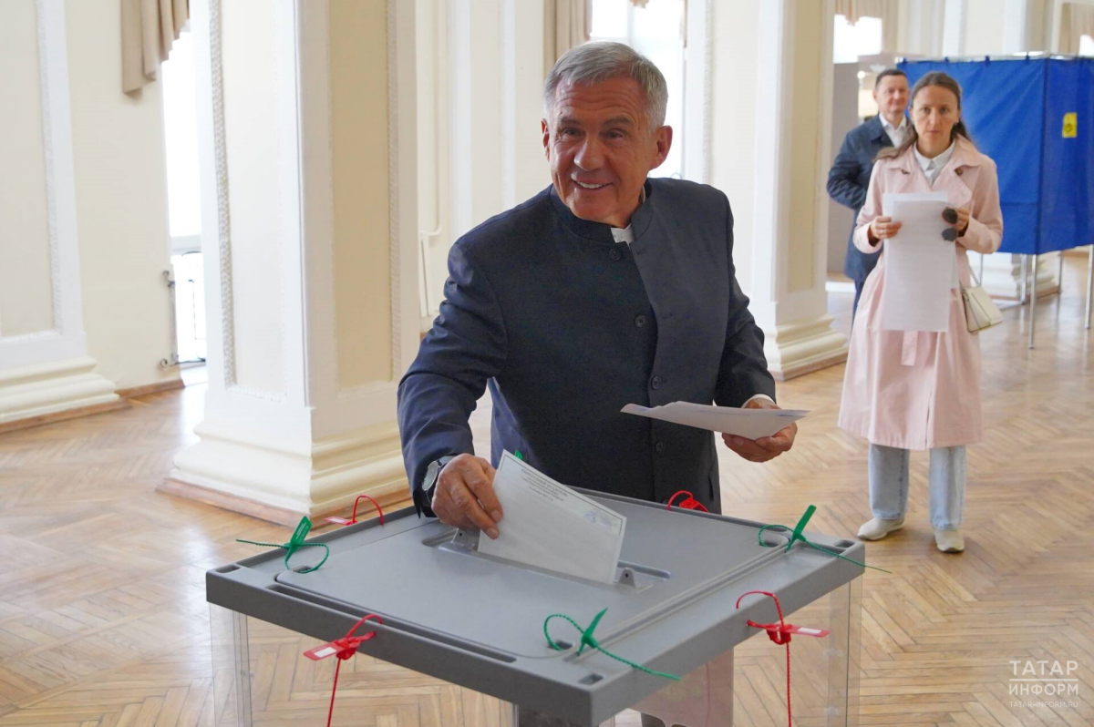 Рустам Минниханов поблагодарил татарстанцев за активность на выборах