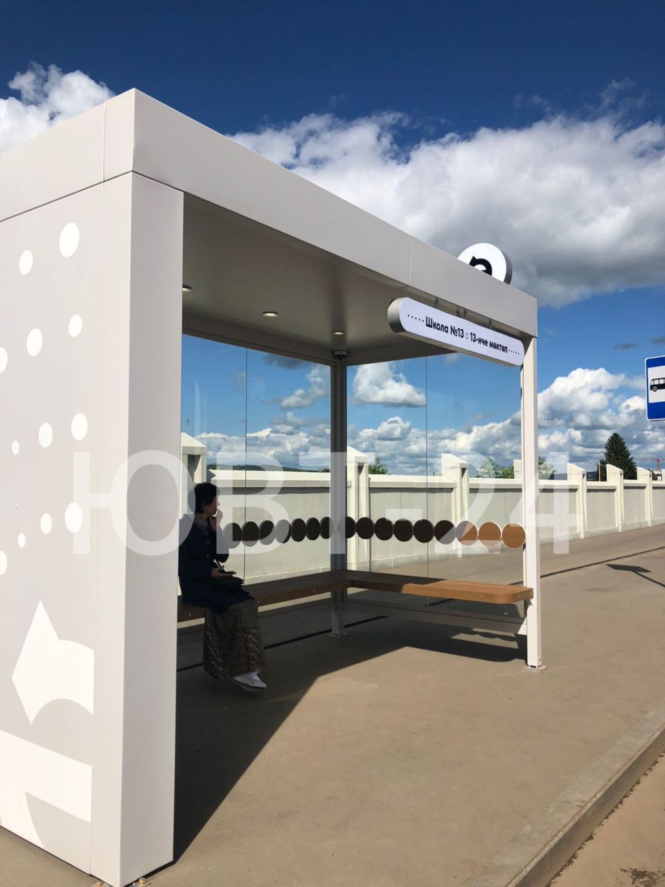 В Альметьевске обновляют остановочные павильоны