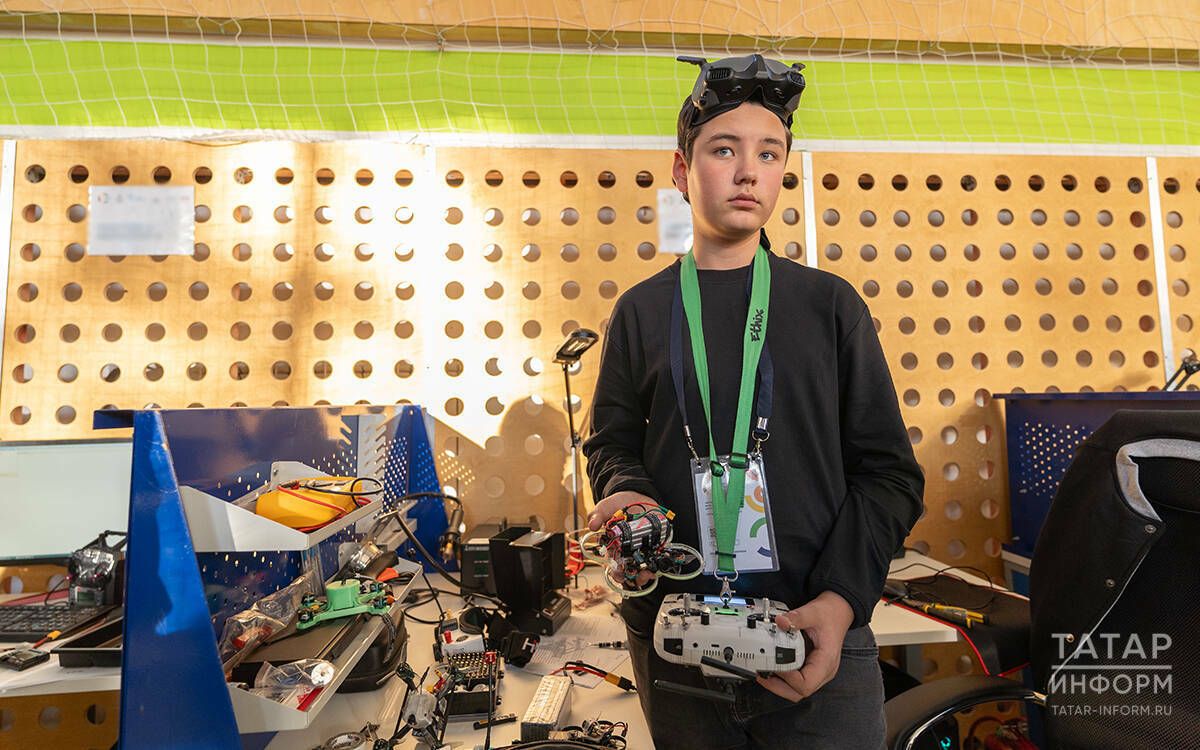Во всех подростковых клубах Татарстана откроют кружки робототехники и беспилотников