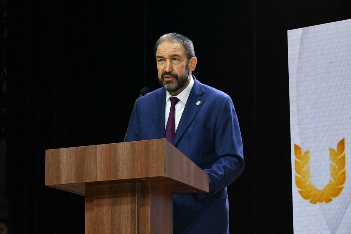 Премьер-министр Татарстана поздравил профсоюзы республики с 120-летием