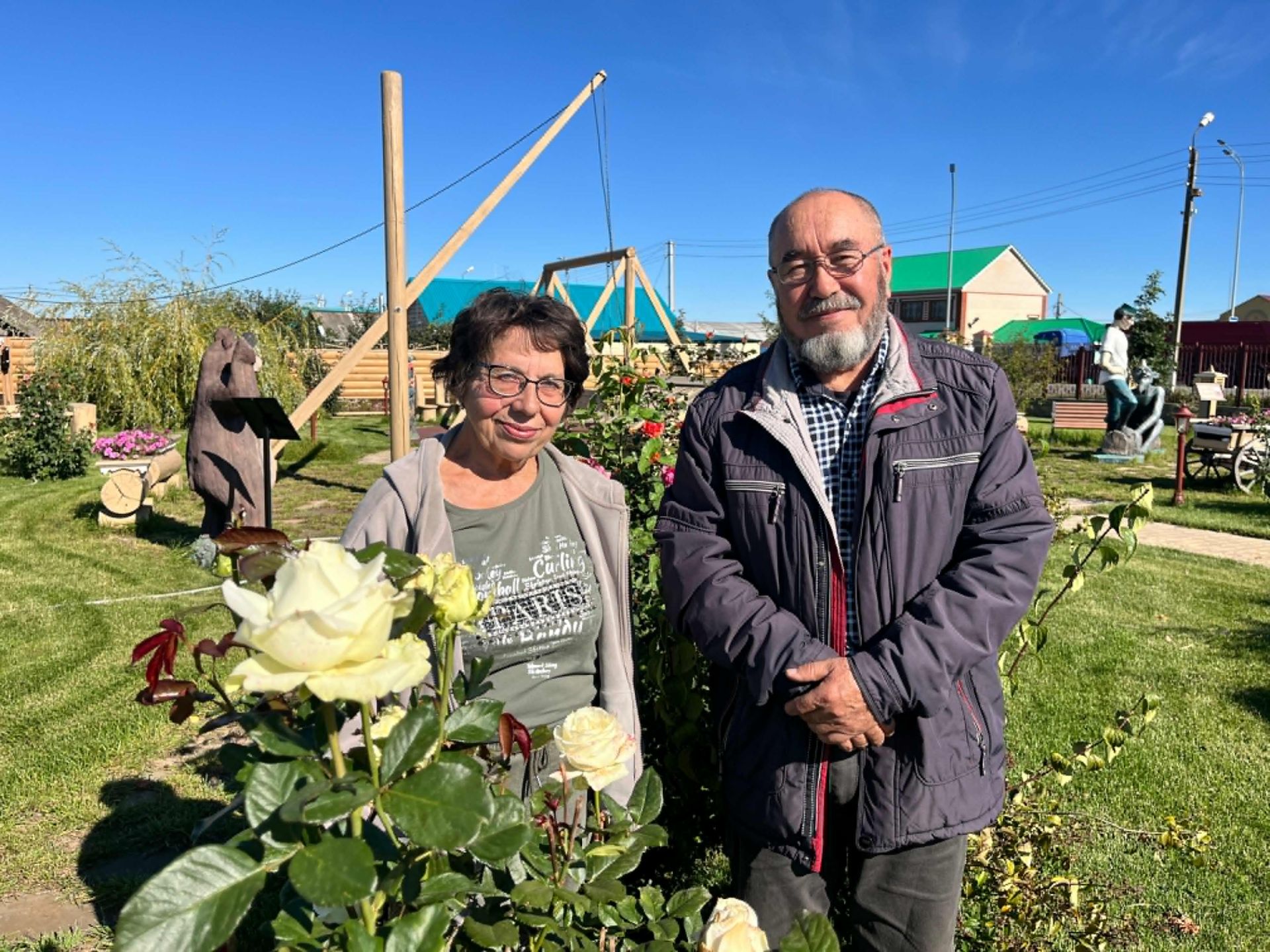 Супруги Валиевы создали цветущий уголок в Абдрахманово