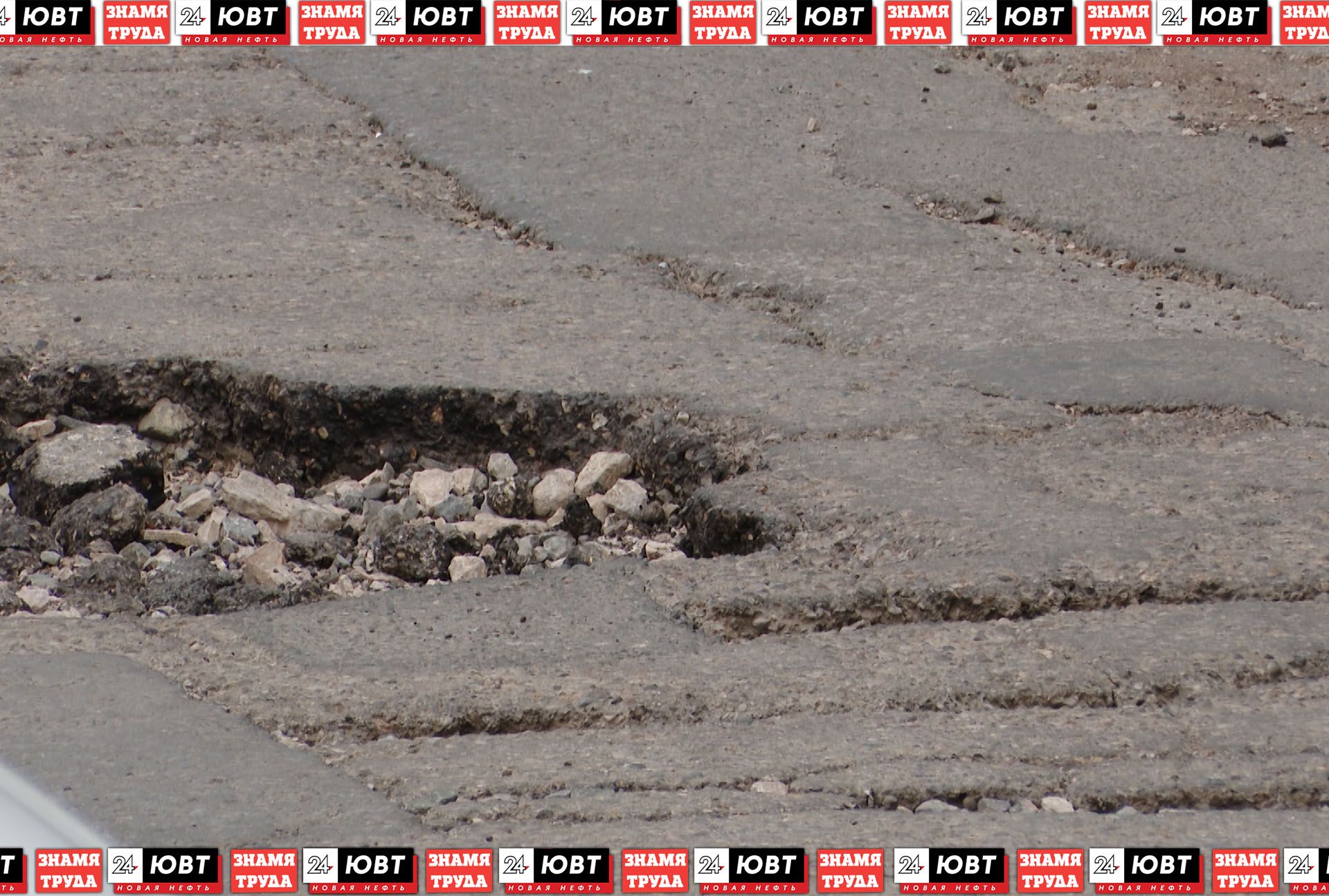 Альметьевские автомобилисты пожаловались на дорогу возле политехнического техникума