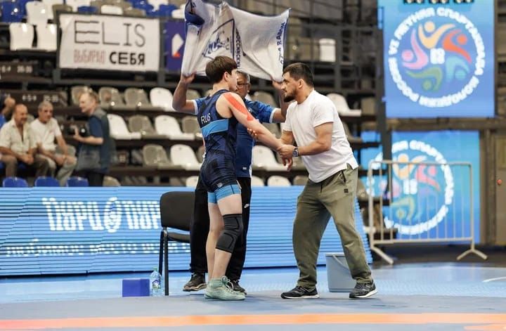 Новый учебный год начинается с медалей