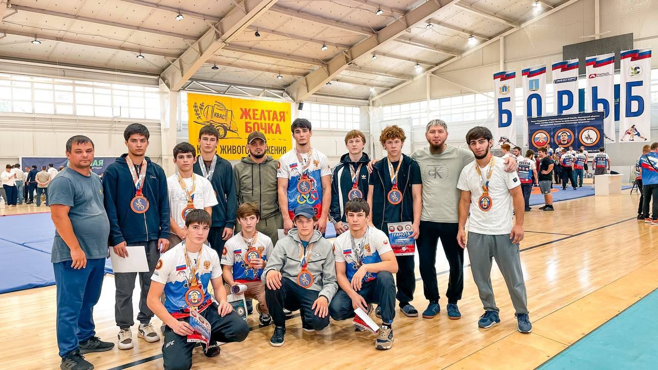 Новый учебный год начинается с медалей