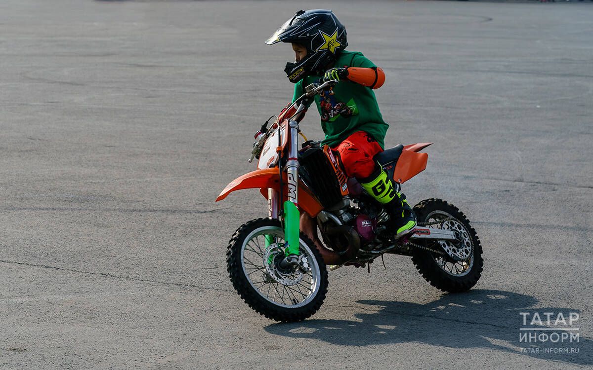 МВД Татарстана просит сообщать о подростках за рулем питбайков