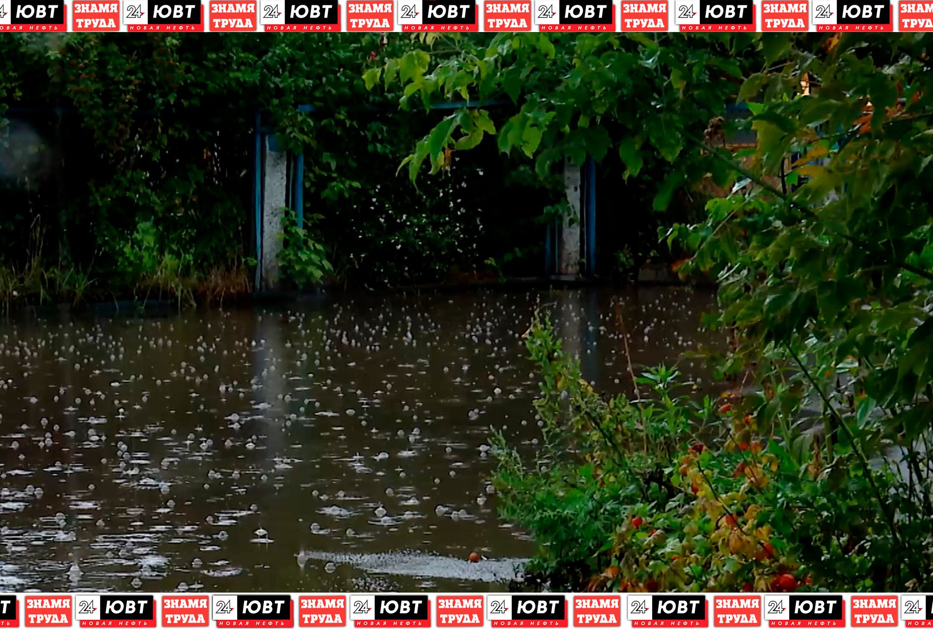 Альметьевцы пожаловались на лужу возле детсада