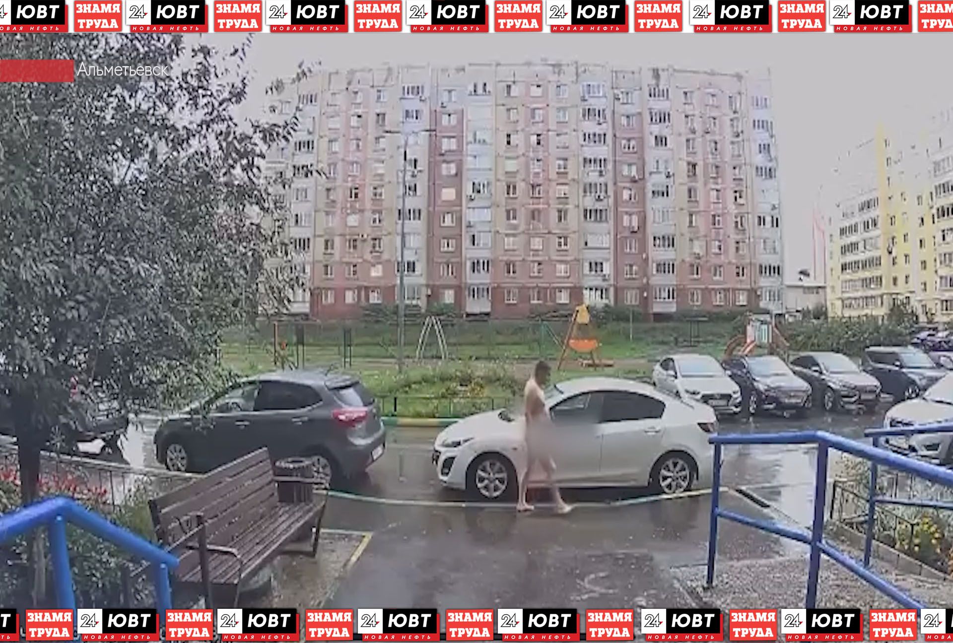 Альметьевцев напугал обнаженный мужчина на улице