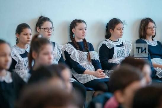 Әлмәтнең яшьләр клубларында Ленинград блокадасын бетерү көненә багышланган истәлекле чаралар узды